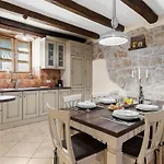 Banko By 3* Tinjan